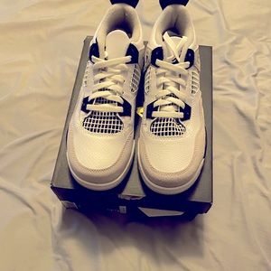 Military 4s Jordan 4 shoes… brand new
